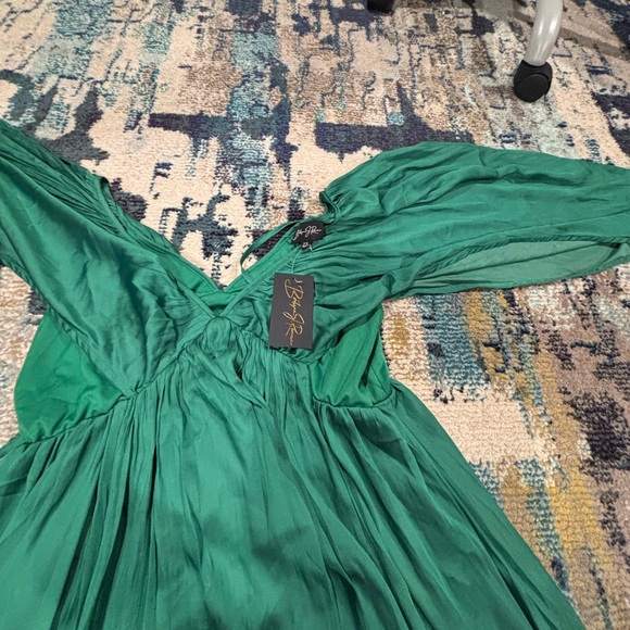 Boutique Emerald Green Dress - Picture 2 of 2